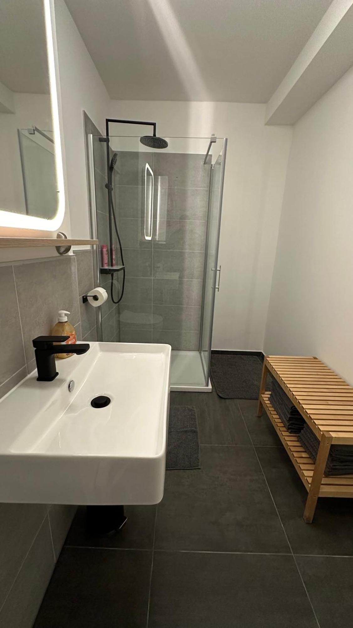 Traumhafte Wohnung Mitten In Charlottenburg Berlim Exterior foto