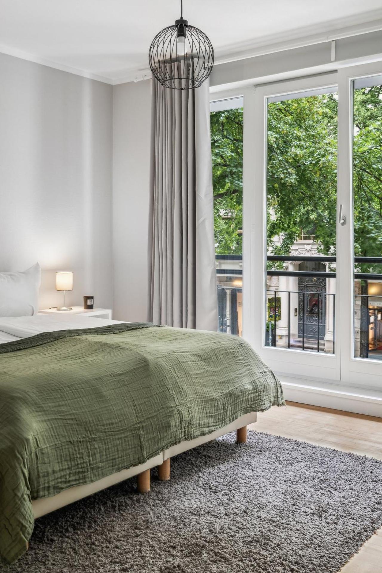 Traumhafte Wohnung Mitten In Charlottenburg Berlim Exterior foto